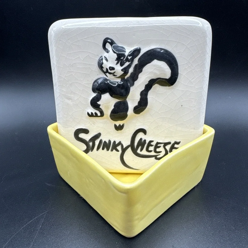 Stinky Cheese Dish & Lid w‎ Skunk Refrigerator Kitchen Storage Vintage 50s Kitch